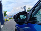 サイドミラーには後方のお車をおしらせ機能も!