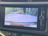 【バックカメラ】駐車時に後方がリアルタイム映像で確認できます。大型商業施設や立体駐車場での駐車時や、夜間のバック時に大活躍!運転スキルに関わらず、今や必須となった装備のひとつです!
