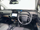 運転席まわりです。 各操作スイッチは使いやすい位置に配置されてます。