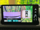 【マルチビューカメラシステム】専用のカメラにより、上から見下ろしたような視点で360度クルマの周囲を確認することができます☆死角部分も確認しやすく、狭い場所での切り返しや駐車もスムーズに行えます。