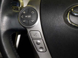 ステアリングスイッチ装備!運転しながら手元でオーディオの操作などができます。