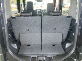 高さがあり、大きなものでもしっかりと載せられる荷室です!間口とフロアがフラットになっておりますので、荷物の出し入れも楽々です♪