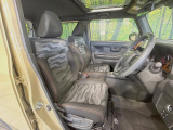 運転席シート廻りは使用感も少なく、良好な状態となっています。丁寧に使われていたことがよくわかりますね。