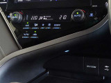 車内を快適に、オートエアコンを装備してます。