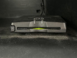 【ETC】有料道路を利用する際に料金所で停止することなく通過できる、ETC車載器(ノンストップ自動料金収受システム機器)が装備されています。セットアップを行うことで利用可能になります。