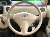 インテリアに合わせたデザインのステアリングは、運転される方のことも考え、運転しやすい形状、大きさです。是非一度、実際に触ってお確かめください。