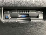 高速道路で便利な【ETC2.0】を装備しています。光ビーコン搭載で渋滞情報などナビゲーションと連動することで機能も充実いたします。他、観光施設に立ち寄るための高速料金割引サービス等もございます。