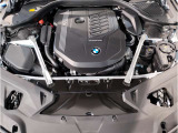 【BMWエンジン】革新的なガソリン・エンジン・テクノロジーによる高性能かつ高効率。レスポンスの良いパワーを発揮。常にスムーズな吸気を実現しアクセル開度にダイレクトに反応しドライビングを楽しく演出。