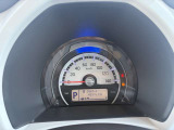 視認性に優れた表示が、必要な情報を瞬時に伝えます。Excellent visibility displays convey information instantly.