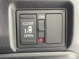 【パワースライドドア】スマートキーや運転席のスイッチでスライドドアの開閉が可能♪電動だから力を入れてドアを開ける必要が無く、小さいお子様でも、重い荷物を持っている時もラクに開け閉めできます♪