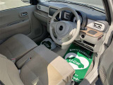 高いホールド性で運転姿勢が安定します。長距離ドライブでも疲れにくいのが魅力です。快適なドライビングライフをお送りください♪