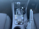 滑らかに変速する6速AT。エンジンの力をダイレクトに伝えます。Smooth 6-speed AT. It delivers engine power directly to you.