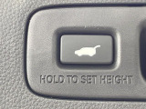 【パワーバックドア】スマートキーや運転席のボタンを押すだけでリアゲートが自動で開閉します!荷物を持っている時や、高い位置にあるバックドアを閉める際に便利な機能です♪