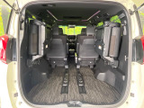 普段のお買い物や通勤、送迎等に十分な荷室スペースを確保しております。セカンドシートを倒すと、大きな荷物の積載も可能です♪