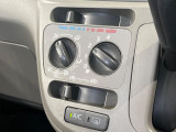 寒い冬も暑い夏も全席に快適な空調を届けてくれる、ダイヤル式エアコンを装備♪