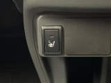 【シートヒーター】シートを温めてくれる暖房機器です!長時間座っていると負担が掛かりやすい背中や腰、または冬場などの寒い日に冷えやすい脚部に快適なぬくもりを伝えます。