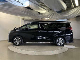 両側パワースライドドア付きだから、狭い駐車スペースなどでの 乗り降りラクラク!小さなお子さまのいるご家庭には嬉しい装備。