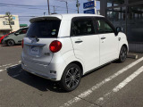 ボディカラーはシャイニングホワイトパール<W25>です。