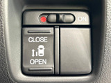 【パワースライドドア】スマートキーや運転席のスイッチでスライドドアの開閉が可能♪電動だから力を入れてドアを開ける必要が無く、小さいお子様でも、重い荷物を持っている時もラクに開け閉めできます♪