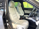 運転席シート廻りは使用感も少なく、良好な状態となっています。前オーナー様が丁寧に使っていたことがよくわかりますね。