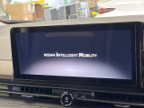 【メーカー純正12.3型ナビ】インテリアに溶け込むスタイリッシュな「専用設計」メーカーナビを装備♪視認性や操作性など基本性能にも優れ、より上質なカーライフをお楽しみいただけます。