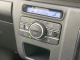 【オートエアコン】一度お好みの温度に設定すれば、車内の温度を検知し風量や温度を自動で調整。暑い&hellip;寒い&hellip;と何度もスイッチ操作をする必要はありません。快適な車内空間には必須の機能ですね♪