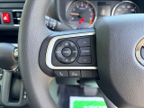運転席操作部の写真です!席から操作しやすい位置に配置されており、快適な運転の強い味方となってくれます。ぜひ来場して、実際に触ってみてください♪