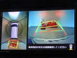 アラウンドビューモニターをルームミラに内蔵しています。まるで上空からのような映像で、まっすぐにラクラク駐車。