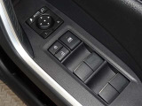 電動格納式ドアミラー・パワーウインドウを装備しています。