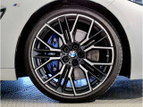 【BMWアロイホイル】軽量かつ強度に拘ったアロイホイル。走行性能ポテンシャルを引き出す設計。車の足元を引き締めてくれる大きなポイントはアロイホイルです。