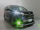 高輝度で点灯速度が速く、しかも消費電力の少ないLEDヘッドライトが装備されています!LEDの明るい光が走行中の視界の確保をサポートして、夜のドライブがより楽しく安全に運転できます♪
