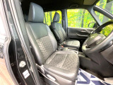 運転席シート廻りは使用感も少なく、良好な状態となっています。丁寧に使われていたことがよくわかりますね。