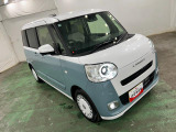 フロントシート(前席)です。よく乗る運転席にも、汚れや使用感も気になりません。肘掛けは、ちょっとした小物入れにもなります。