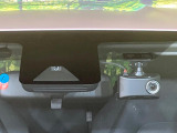 【トヨタセーフティセンス】走行中に前方の車両等を認識し、衝突しそうな時は警報とブレーキで衝突回避と被害軽減をアシスト。より安全にドライブをお楽しみいただけます。