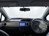 落ち着いたカラーの内装で、ゆったりと運転したい方に。