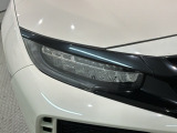 LEDヘッドライトは、点灯の瞬間から最大光量を発揮し、突然暗くなるトンネルなどでの安定感を高めます。