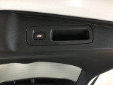 スイッチ1つで開閉できるパワーテールゲート。