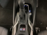 スイッチを引くだけで、パーキングブレーキが作動します。