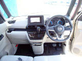 周りが見やすく運転しやすいお車です♪