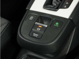 オートブレーキホールド機能付き電子パーキングブレーキ!ブレーキペダルを足から離しても停車状態を保ちます。アクセルを踏めば自動でブレーキが解除され、発進可能!