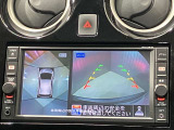 【アラウンドビューモニター】車を上から見下ろしているかのような映像で周囲の状況がひと目で確認、狭い駐車場に駐車するときも安心です♪