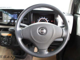 運転が楽しくなる明るく開放的な運転席まわりです。
