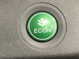 ★ECONスイッチ★ エコドライブを加速しよう!スイッチをONにすると、運転の仕方によるロスを抑え込み燃費をよくするようクルマが頑張ります(*^ー^*)燃費向上にチャレンジ♪
