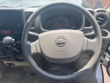 握りやすいステアリングです。