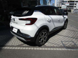 SUVですがしっかり地面を捉えたデザインです