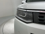 LEDヘッドライトは、点灯の瞬間から最大光量を発揮し、突然暗くなるトンネルなどでの安定感を高めます。