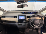 見通しの良い運転席回りとなっておりますので安心して運転をして頂けます!窓が大きいので明るく開放的な室内です