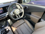 国道1号線に沿い横浜市営地下鉄「三ッ沢上町駅」から徒歩約10分。 BMW Premium Selection 横浜三ッ沢店 / 〒240-0062神奈川県横浜市保土ヶ谷区岡沢町322-3/TEL:045-612-8488