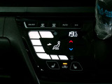 オートエアコンで車内はいつも快適 設定温度で風向きや風量を調節してくれます