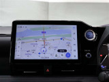 10.5型ディスプレイオーディオ(コネクティッドナビ対応)plus 通信型コネクティッドナビと車載ナビ機能も搭載です♪コネクティッドナビはご契約を頂くとR9年4月30日まで無料でご利用できます♪